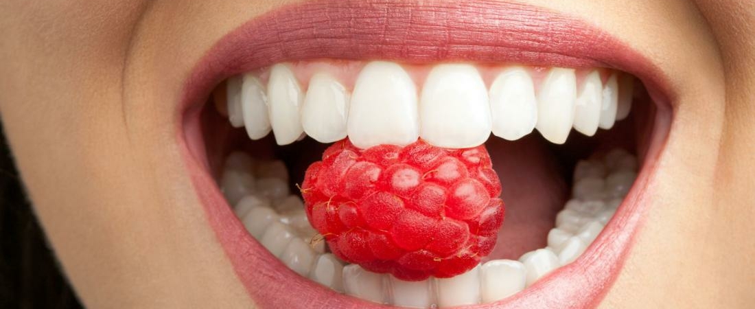 Топ фактов о здоровье зубов: почему желтеют и что их разрушает