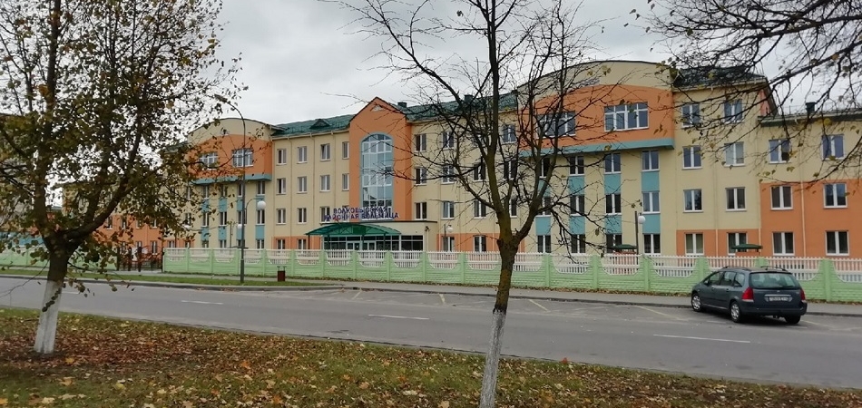 В Волковысской больнице под лечение пациентов с выявленным COVID-19 перепрофилировано три отделения