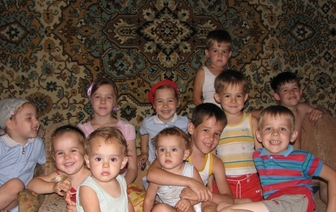 Стало известно, сколько детей в самой многодетной семье Беларуси