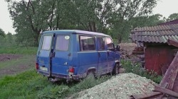 Автомашину разобрать не успели