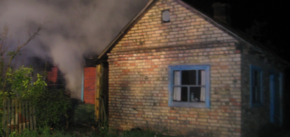 В Дубовцах горел нежилой дом