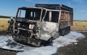 В Волковысском районе горел грузовой автомобиль 
