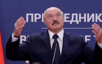 Лукашенко стал молиться каждое утро и объяснил нежелание остановить работу предприятий - что не вошло в официальные сводки