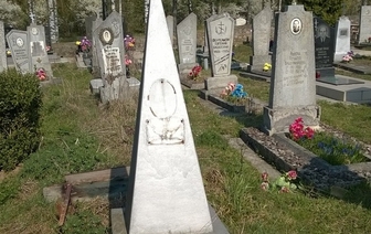 Сколько стоит забронировать место на кладбищах Волковысского района