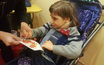 «Он снова пытается улыбаться, позволяет обнять себя…  наш любимый мальчик». Поможем Денису Вздульскому!