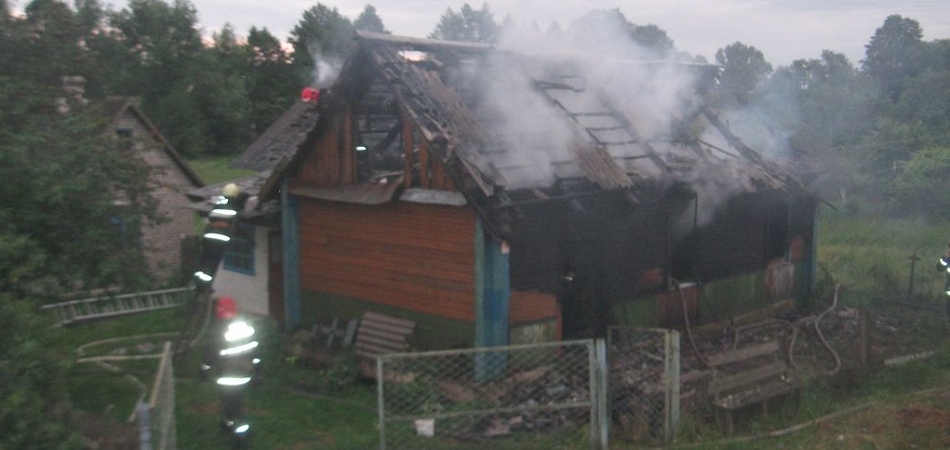 Мужчина в Волковысском районе получил ожоги при тушении пожара