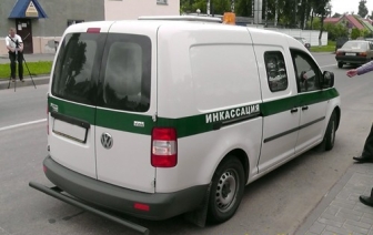 Ребенок попал под колеса «инкассаторской» автомашины