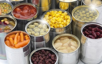 Названы опасные свойства консервированных продуктов