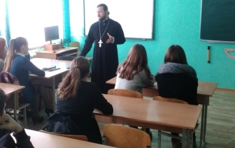 Встреча школьников с православными священниками в СШ № 4 Волковыска