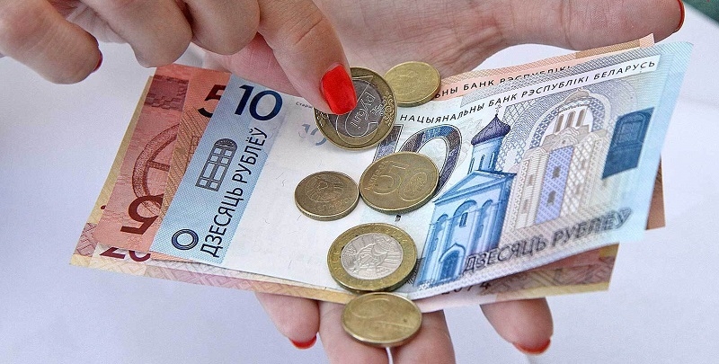 Зарплаты в феврале: только в трех районах получали больше 400 долларов
