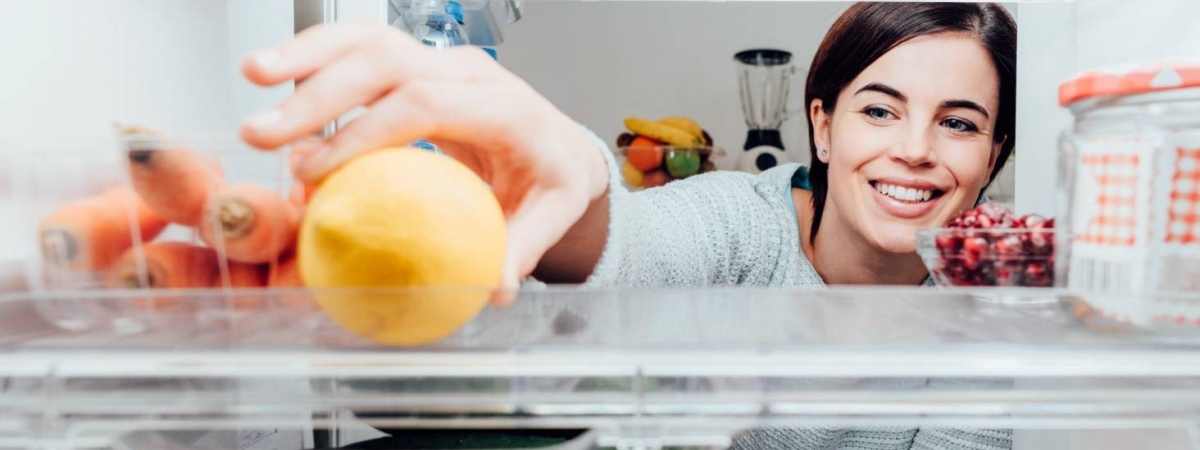 Только навредит: врачи назвали продукты, которые нельзя хранить в холодильнике