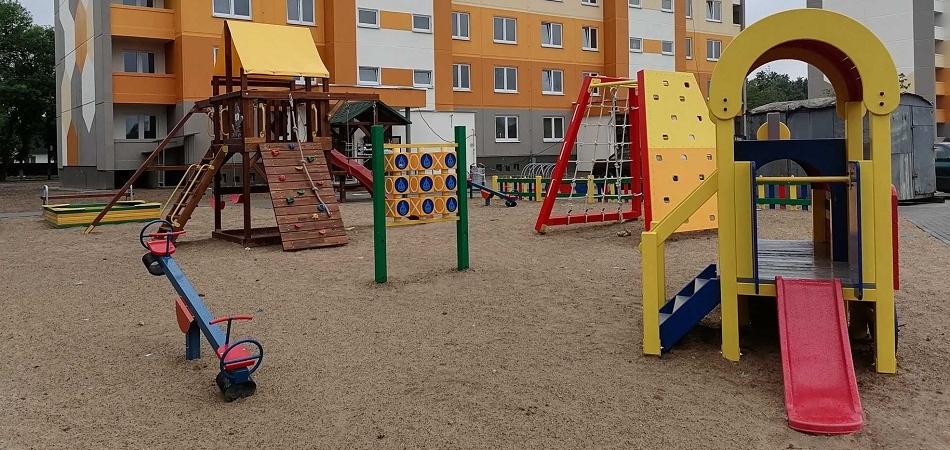 Новая игровая площадка в стиле МЧС появилась в Волковыске