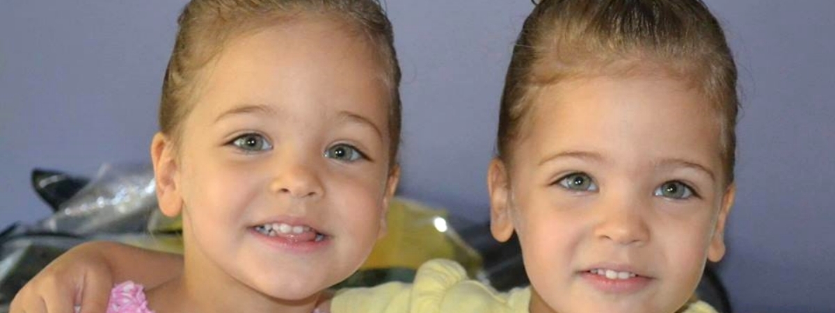 В 7 лет девочек нарекли самыми красивыми близнецами в мире – как они выглядят сейчас