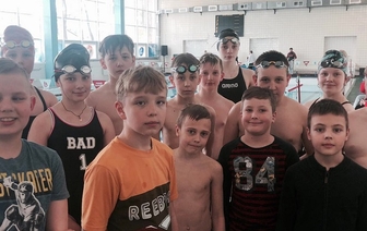 Успехов юных волковысских пловцов на турнире в Гродно