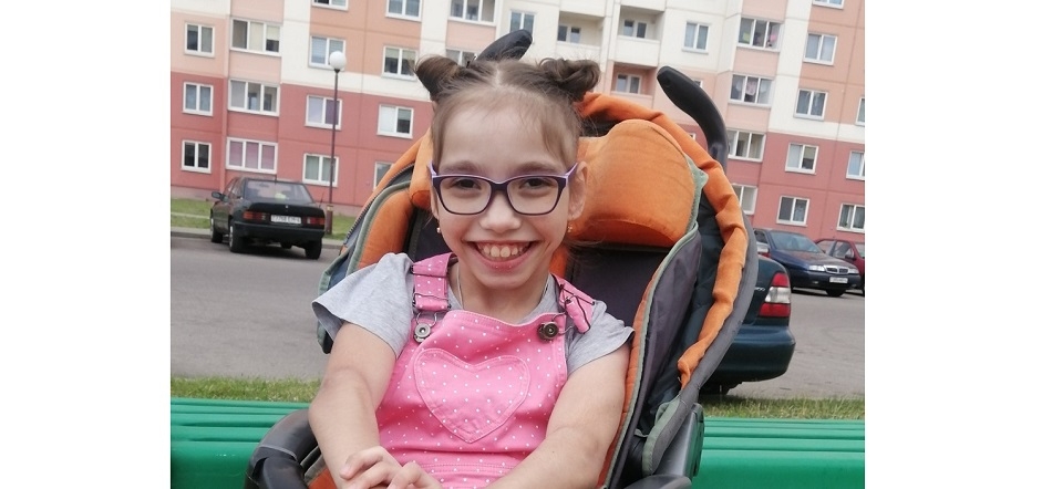 Тане Магировской необходима дорогостоящая коляска! Без неё девочка не может выйти из дома