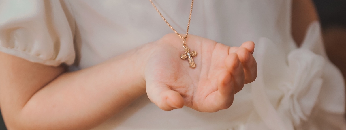 Обязательно ли носить крестик крещеным