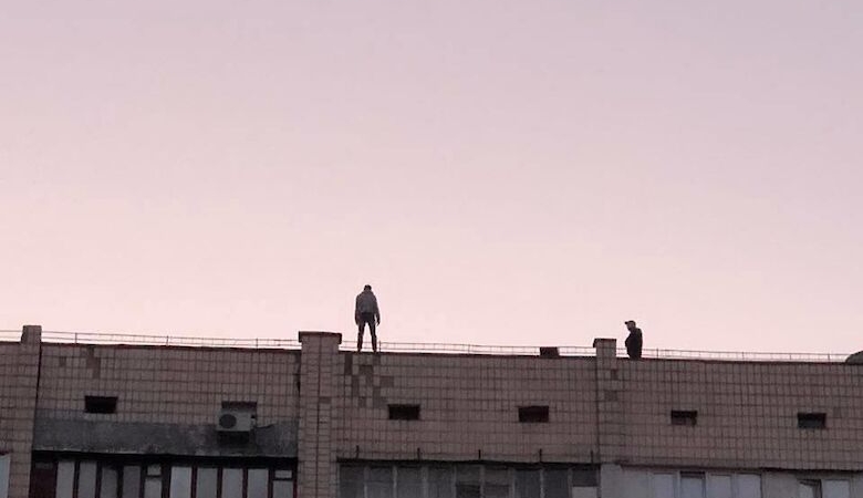 Второе самоубийство в Волковыске за два дня - девушка сбросилась с 9 этажа