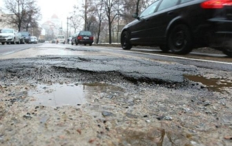 Расходы на местные дороги снизились на 45%, несмотря на транспортный налог