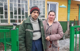 «Дармаедка» з Ваўкавышчыны запрасіла Мар’яну Шчоткіну падаіць козы і пачысціць гной