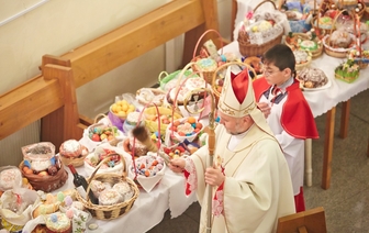 Католическая пасха 2022: даты и традиции праздника