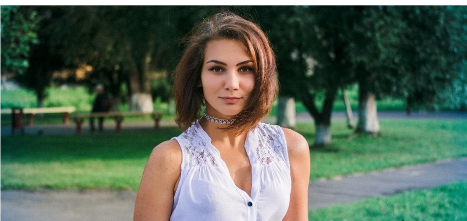 Активистка БРСМ и член избиркома переехала в Польшу — а так можно было?
