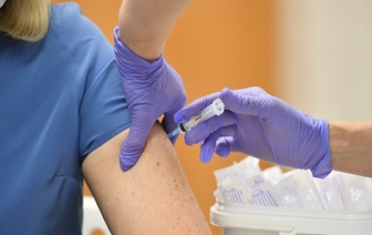 В Японии испытают вакцину с пожизненной защитой от коронавируса