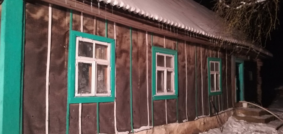 В Кукутях горел жилой дом
