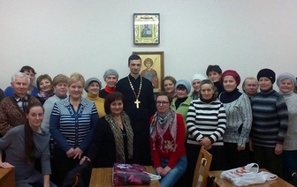 Клирик кафедрального собора Волковыска посетил с лекцией воскресную школу для взрослых при храме поселка Красносельский