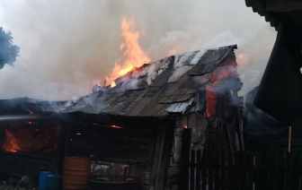В Волковыске по ул. Комарова горел сарай