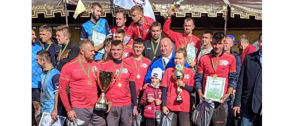Команда «Красносельскстройматериалы» победитель II республиканского турнира по болотному футболу 