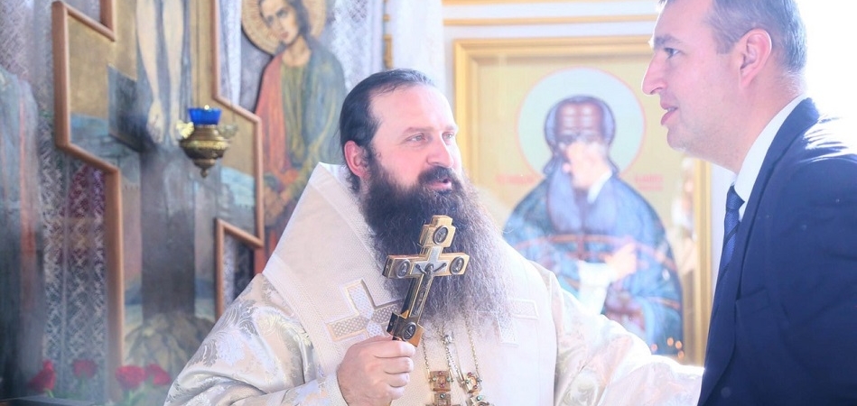 Архиепископ Антоний провел Божественную литургию по поводу 150-летия храма в честь Воздвижения Креста Господня в Колонтаях