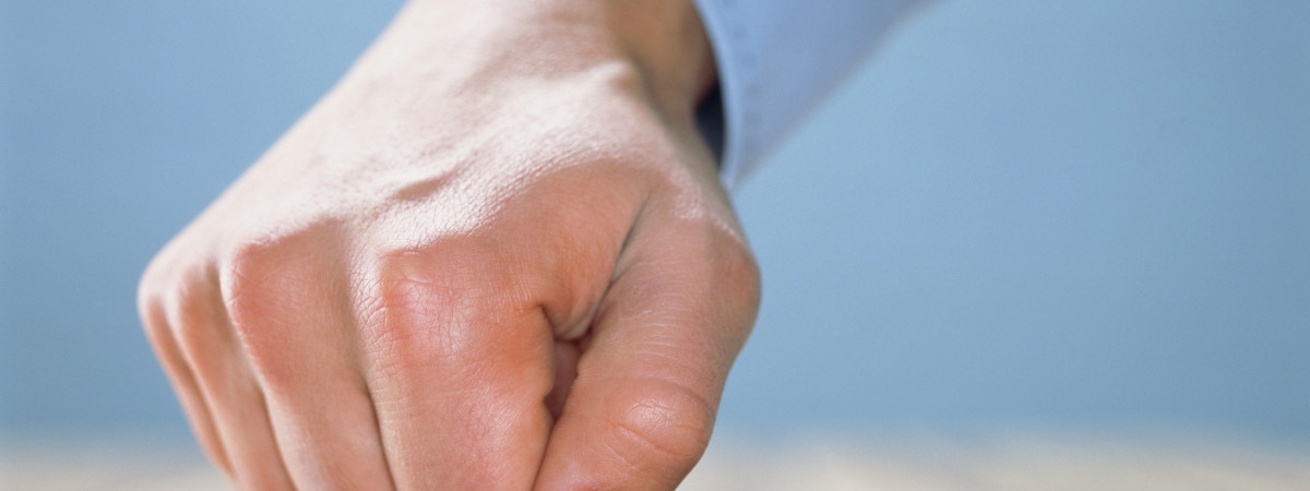 Почему от сглаза и неприятностей принято три раза стучать по дереву