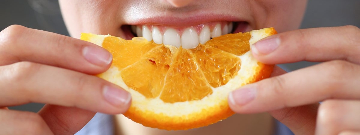 Какие продукты окрашивают зубы