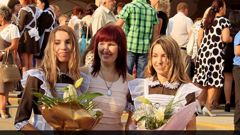 Праздничные линейки сегодня прошли во всех школах района (ФОТО)