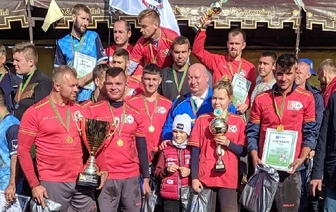 Футбольная команда «Красносельскстройматериалы» отправилась на Республиканский турнир по торфяному футболу