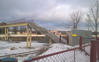 Продолжается ремонт пешеходного моста на станции Волковыск-город