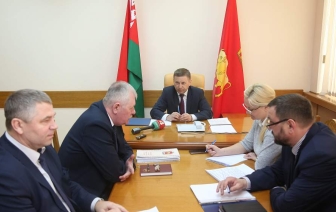 Жителям улицы Автодромной в Волковыске мешает гул моторов и пыль 