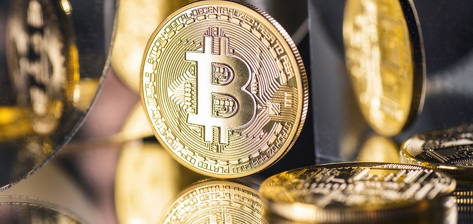 Биткоин впервые стал стоить больше $57 тысяч