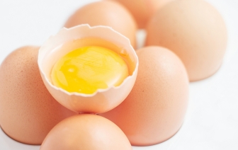 Гормоны шалят. Врачи назвали яичные желтки лучшим продуктом для женщин
