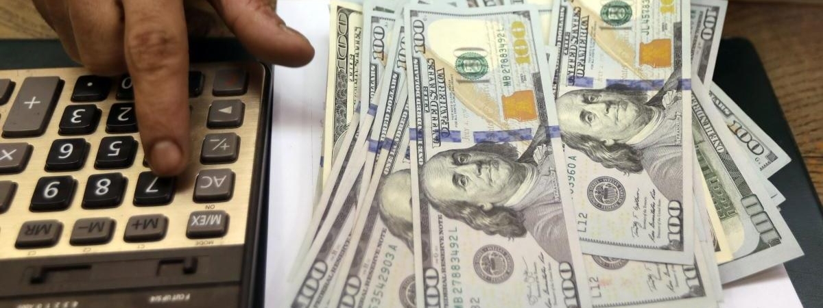 Курсы валют на 13 января: доллар и евро подешевели на торгах &#128185;