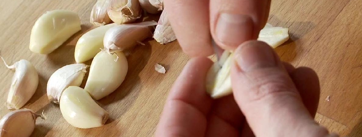 Популярная чесночная клизма от глистов вызывает рак кишечника – медики