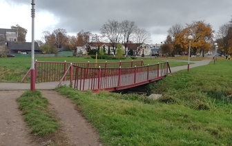 В Волковыске закроют на ремонт пешеходный мост через реку Волковыя