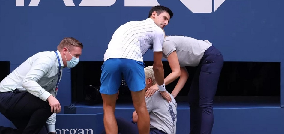 Новак Джокович дисквалифицирован с US OPEN