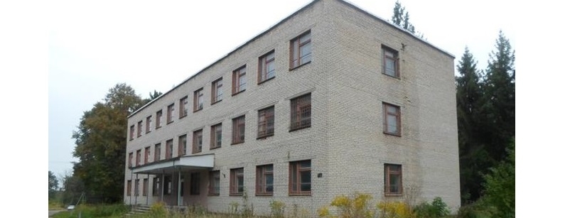 Распродается имущество бывшего военного городка в Росси