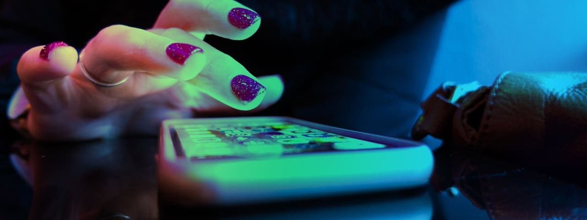 Ученые выяснили, в какое время суток использование смартфона вызывает депрессию